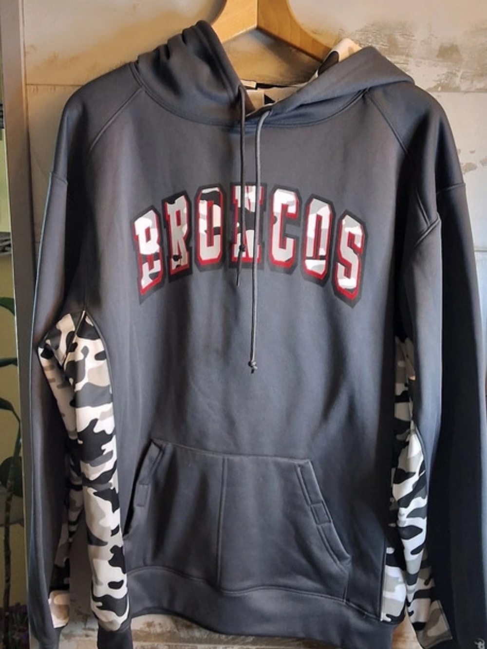 Broncos Camo Sleeve Hoodie in Gray & White Like New Large